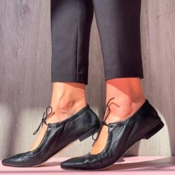 Elegant leather flat shoes - lace upShoes