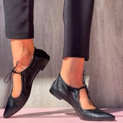 Sapatilhas elegantes em pele - com atacadores