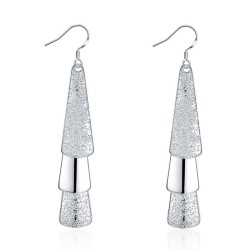 Brincos de prata elegantes - folhas de árvore foscas