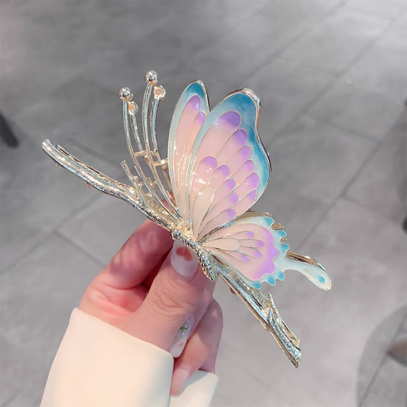 grampo de cabelo em forma de borboleta