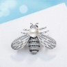 Broche de prata em forma de abelha - com uma pérola