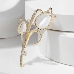 Broche em forma de tulipa branca - com cristais