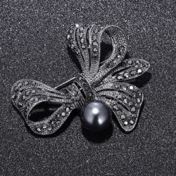 Broche de flor de cristal - com pérola negra