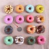 Ímãs decorativos de geladeira - donuts coloridos