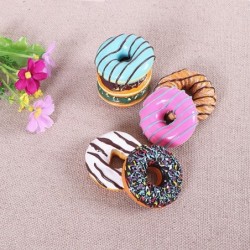Ímãs decorativos de geladeira - donuts coloridos