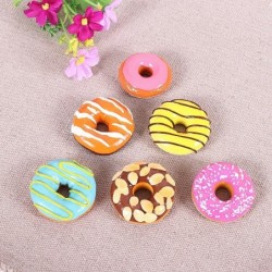 Ímãs decorativos de geladeira - donuts coloridos