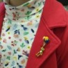 Sapo verde com balões coloridos - broche