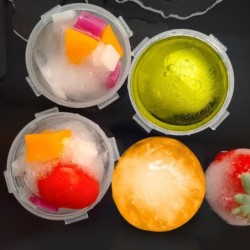 Molde plástico para cubos de gelo - bola redonda - 5cm