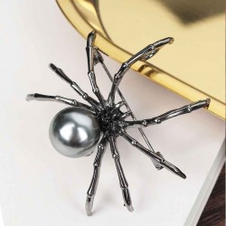 Aranha preta com pérola - broche elegante