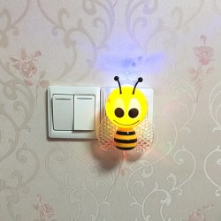 Luz noturna LED - tomada de parede - com sensor - abelha de desenho animado