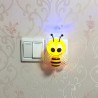 Luz noturna LED - tomada de parede - com sensor - abelha de desenho animado