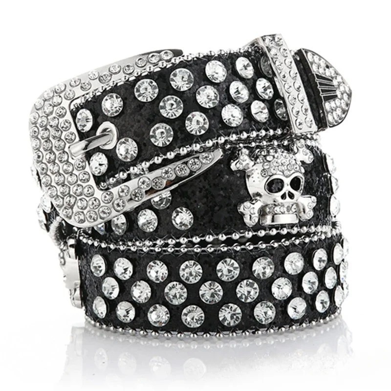 Cinto feminino com caveira e diamantes - estilo punk - 115cm - 45 polegadas Cinto feminino com caveira e diamantes - estilo punk - 115cm - 45 polegadas