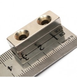 N35 Neodymium Magnet Strong Block Countersunk With 2 - 4mm Hole 30 * 10 * 5mmN35