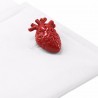 Cufflinks na moda com um coração vermelho