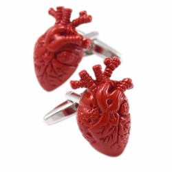 Cufflinks na moda com um coração vermelho