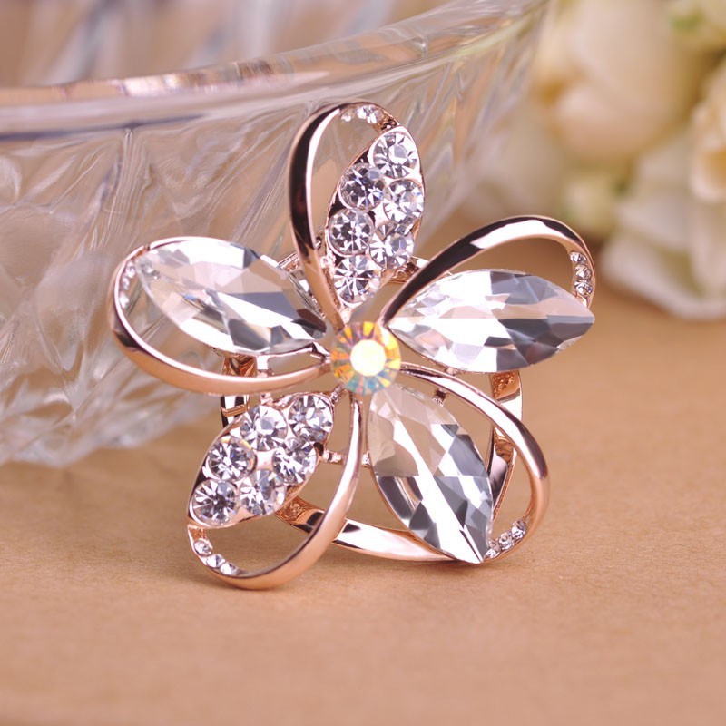 Crystal flower broochBrooches