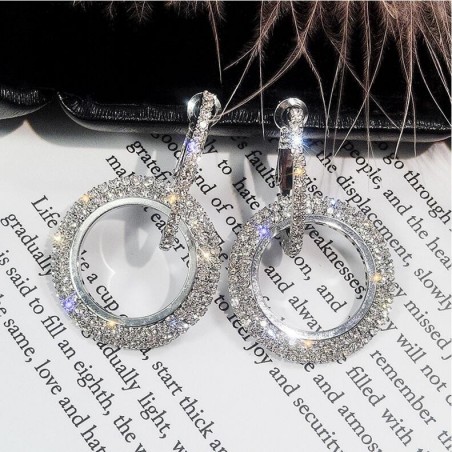 Elegant crystal earringsEarrings