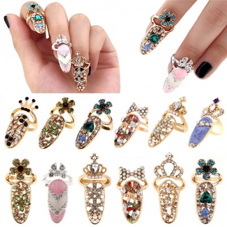Anéis de unhas com cristais