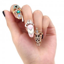 Anéis de unhas com cristais