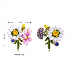 Small chrysanthemum stud earringsEarrings