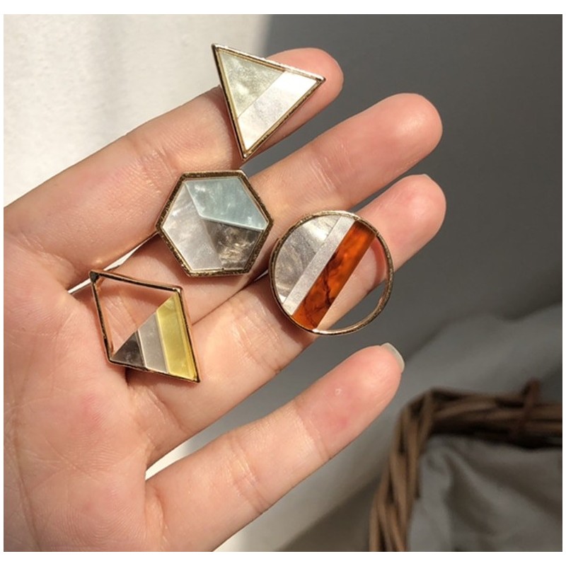 Geometric acrílico pequenos brincos stud