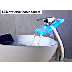 Torneira de bacia de cachoeira LED