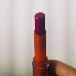 Batom fluorescente - luminoso no escuro