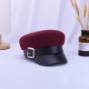 Tampa de moda com visor de couro e cinto