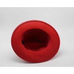 Chapéu elegante com uma borda & rebites