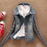 jaqueta curta de jeans e lã na moda com colarinho de pele destacável