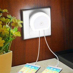 Carregador de porta USB duplo com luz noturna LED - sensor de luz
